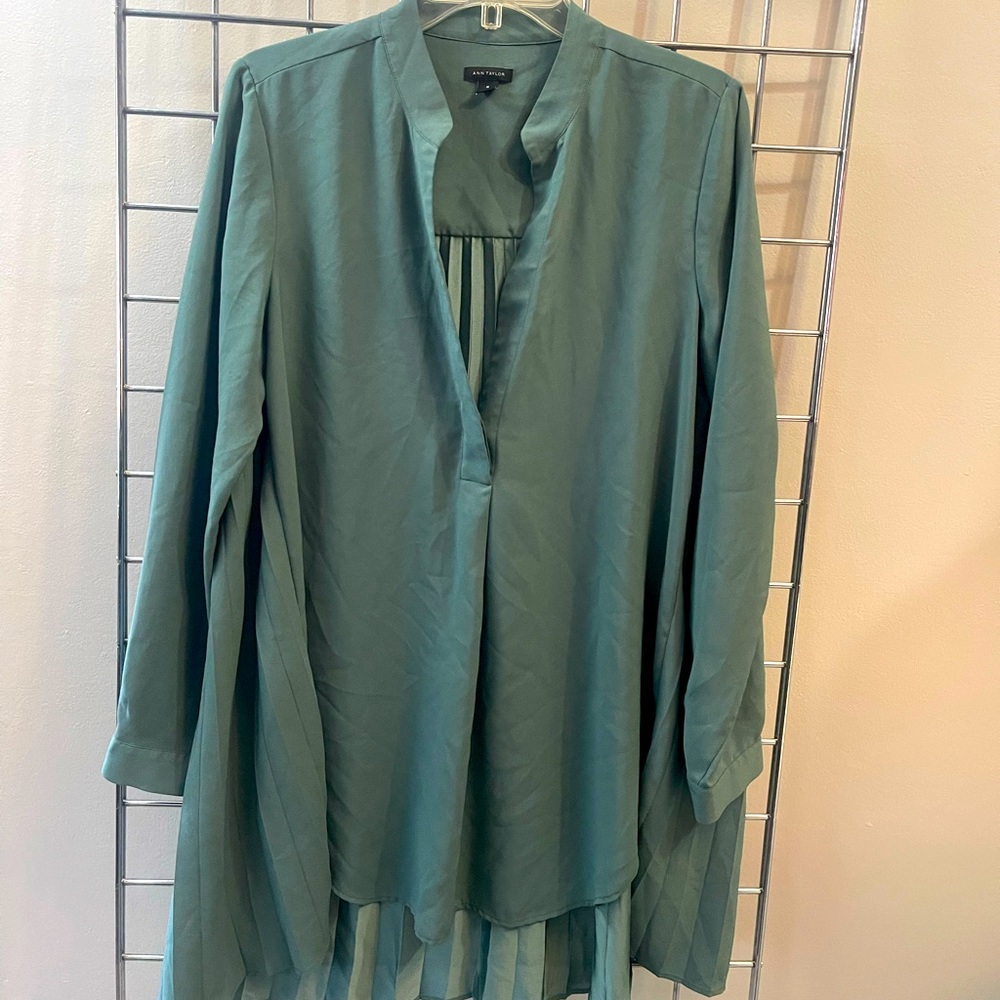 Women’s “Ann Taylor” Blouse